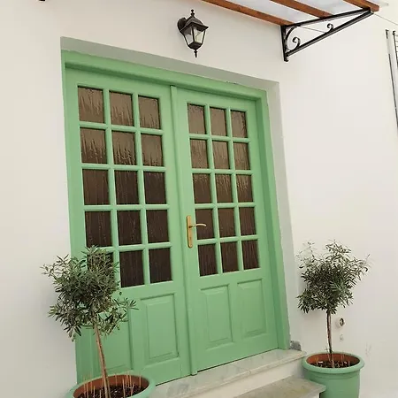 Sokaki Guest house 2*